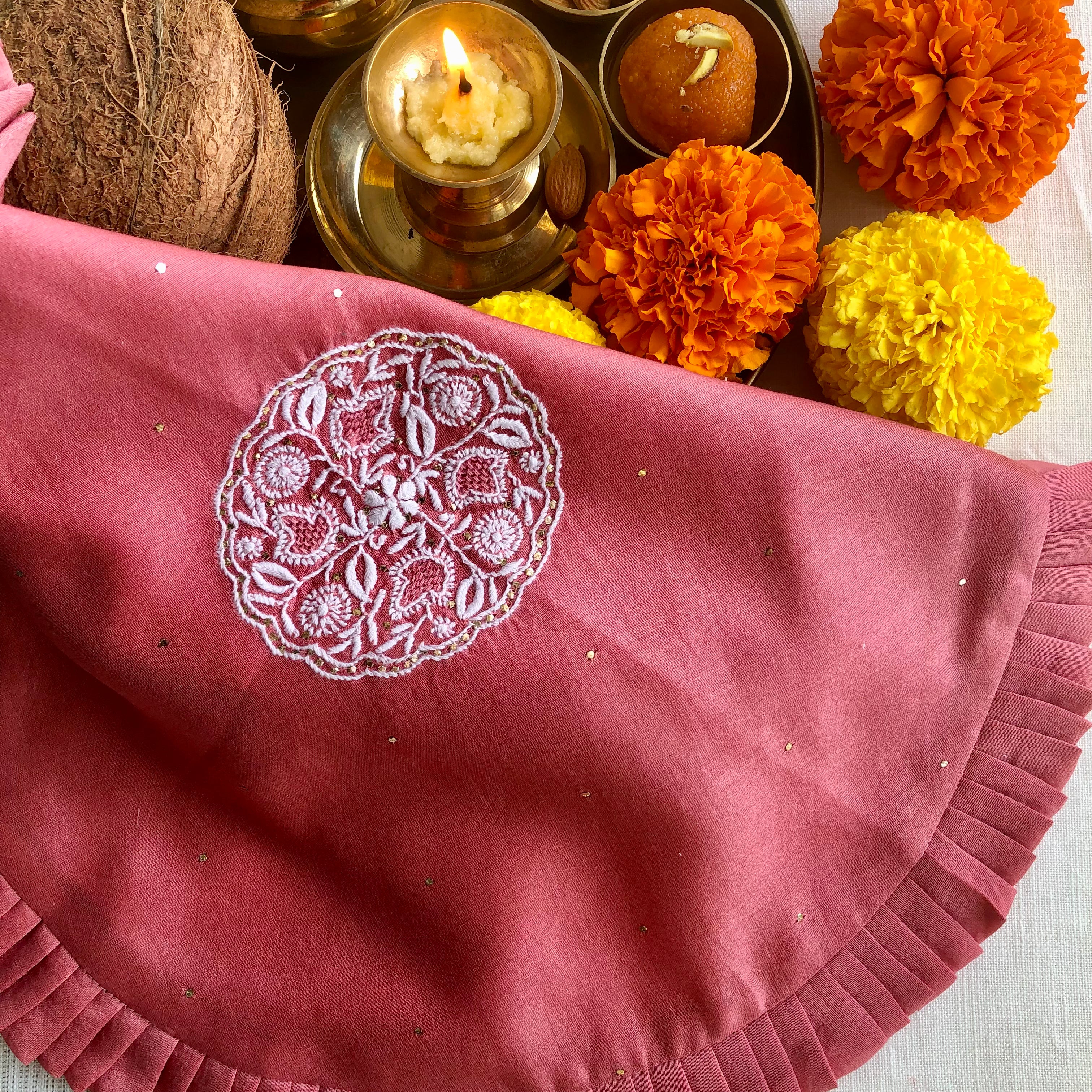 Onion Pink Chikankari Placemat - Round 14 inches
